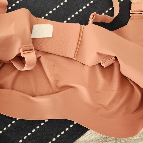 Knix Evolution Wireless Bra Reversible Size 7 - Picture 4 of 7